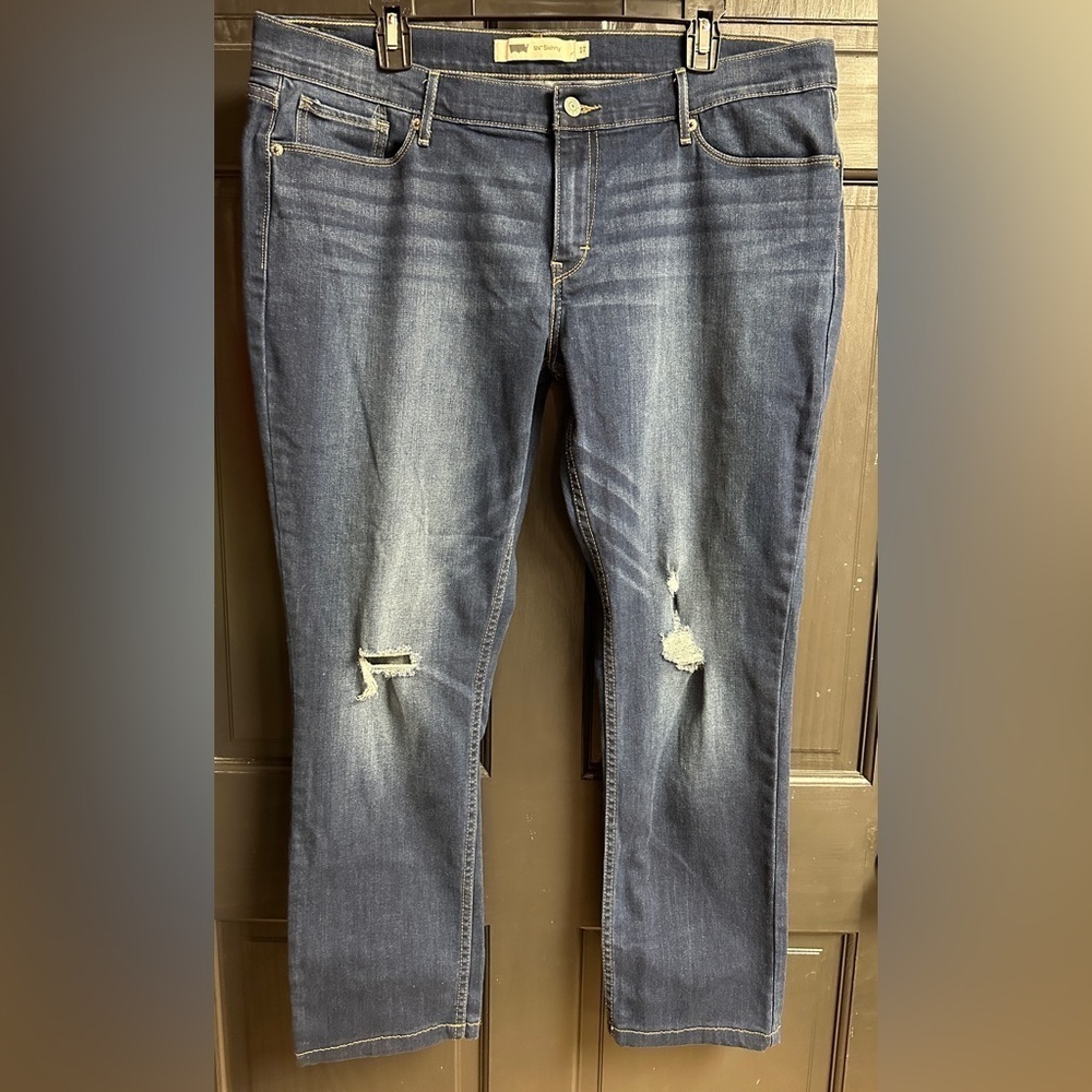Levi’s 524 Skinny Fit Dark Wash Distressed Juniors Size 17/Women’s Size 16